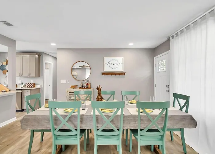 Magnolia - Family-Friendly Comforts, Tvs, Grill & Just Steps To The Beach!